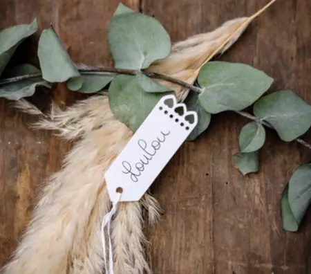 10 &eacute;tiquettes ajour&eacute;es c?urs blanc+ruban