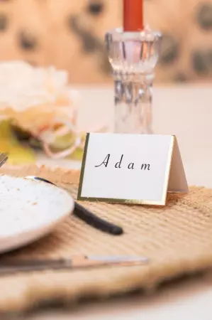 10 MARQUES PLACE PAPIER BLANC LISERE DORE 7 CM X 5 CM HT