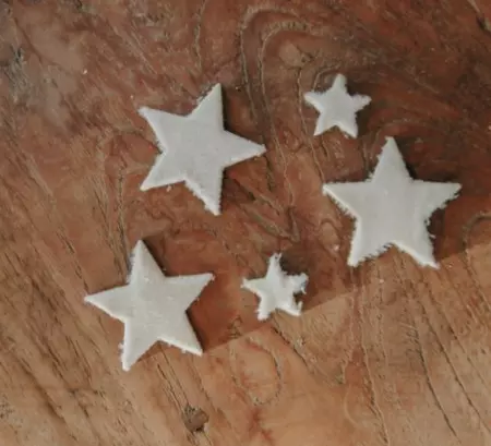 12 &Eacute;toiles Bois Fourrure Blanche De 2 &agrave; 6cm