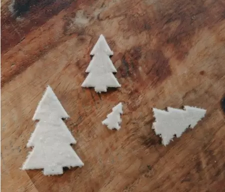 12 Sapins Bois Fourrure Blanche De 2 &agrave; 6cm