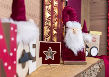 CENTRE DE TABLE PERE NOEL VELOURS BORDEAUX FOURRURE BARBE BLANCHE