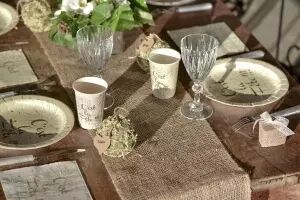  Chemin de table jute ajour&eacute;