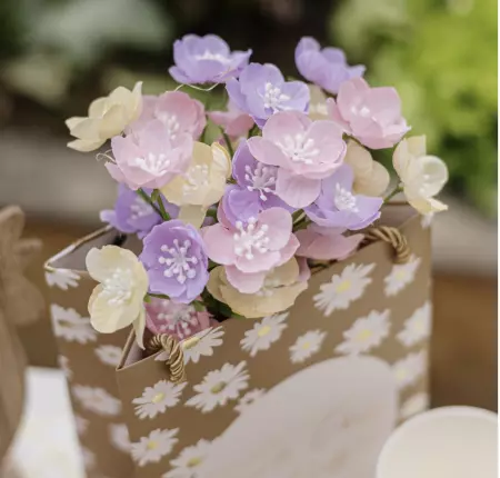Composition de Fleurs avec Pot en Terre Cuite Rose, Lilas et Jaune &Oslash;12x14cm