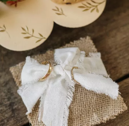 COUSSIN D ALLIANCE JUSTE & NOEUD LIN CREME 10X10cm