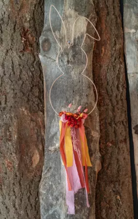 LAPIN METAL DORE A SUSPENDRE 25CM X 0.4CM X 59CM