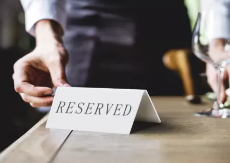 LOT DE 5 ETIQUETTES \ RESERVE\  acrylique blanc 