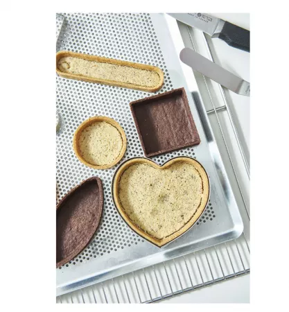 Plaque de cuisson bords pinc&eacute;s aluminium perfor&eacute; 40x30cm