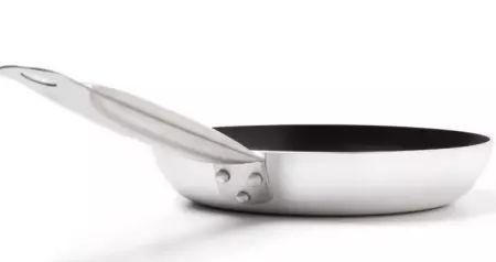 PO&Ecirc;LE INDUCTION  ALUMINIUM MANCHE EN INOX 3MM. 24 &Oslash;