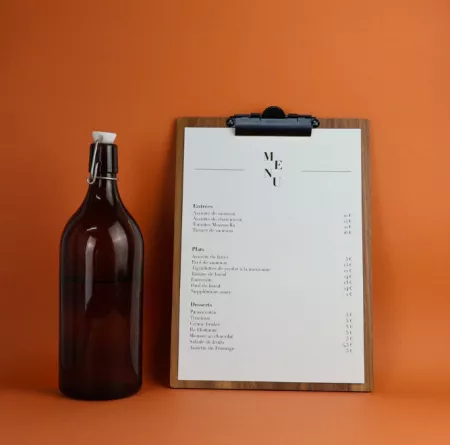 PORTE MENU EN BOIS NOYER A4-a pince pour la maintien 