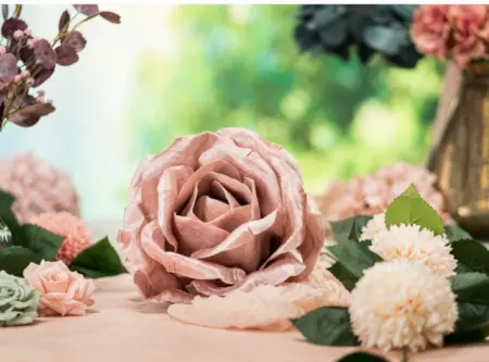 ROSE GEANTE VELOURS SUR TIGE ROSE POUDRE 28CM X 28CM X 108CM