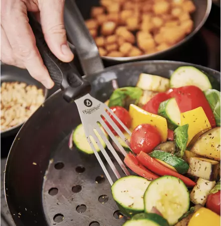 SPATULE FLEXIBLE AJOUR&Eacute;E LAME 17CM