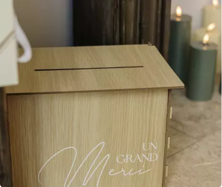 Urne \ Un Grand Merci\  en Bois et Blanc 30x23,5x23,5cm